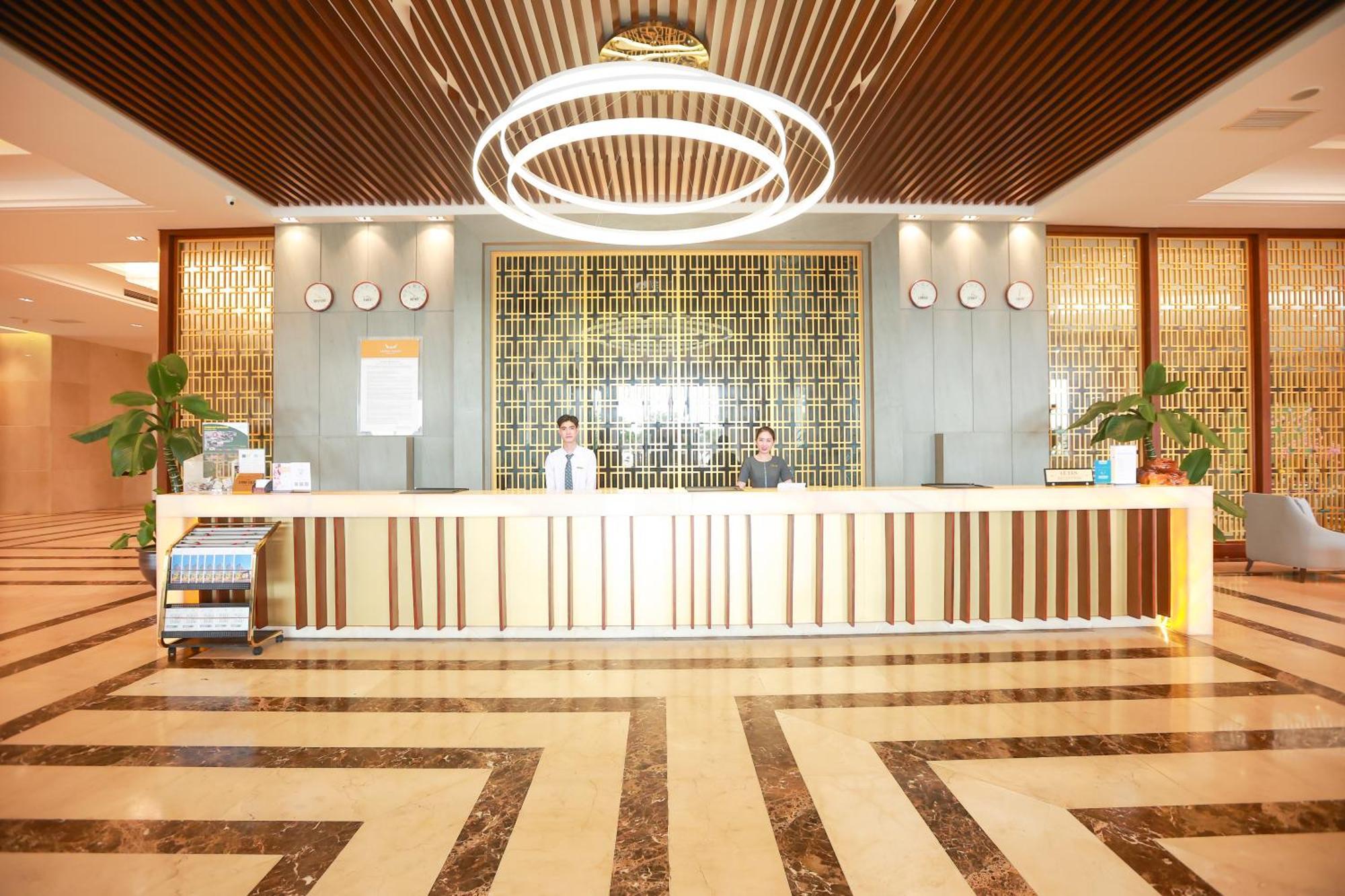 Muong Thanh Luxury Nhat Le Hotel Dong Hoi Exterior foto