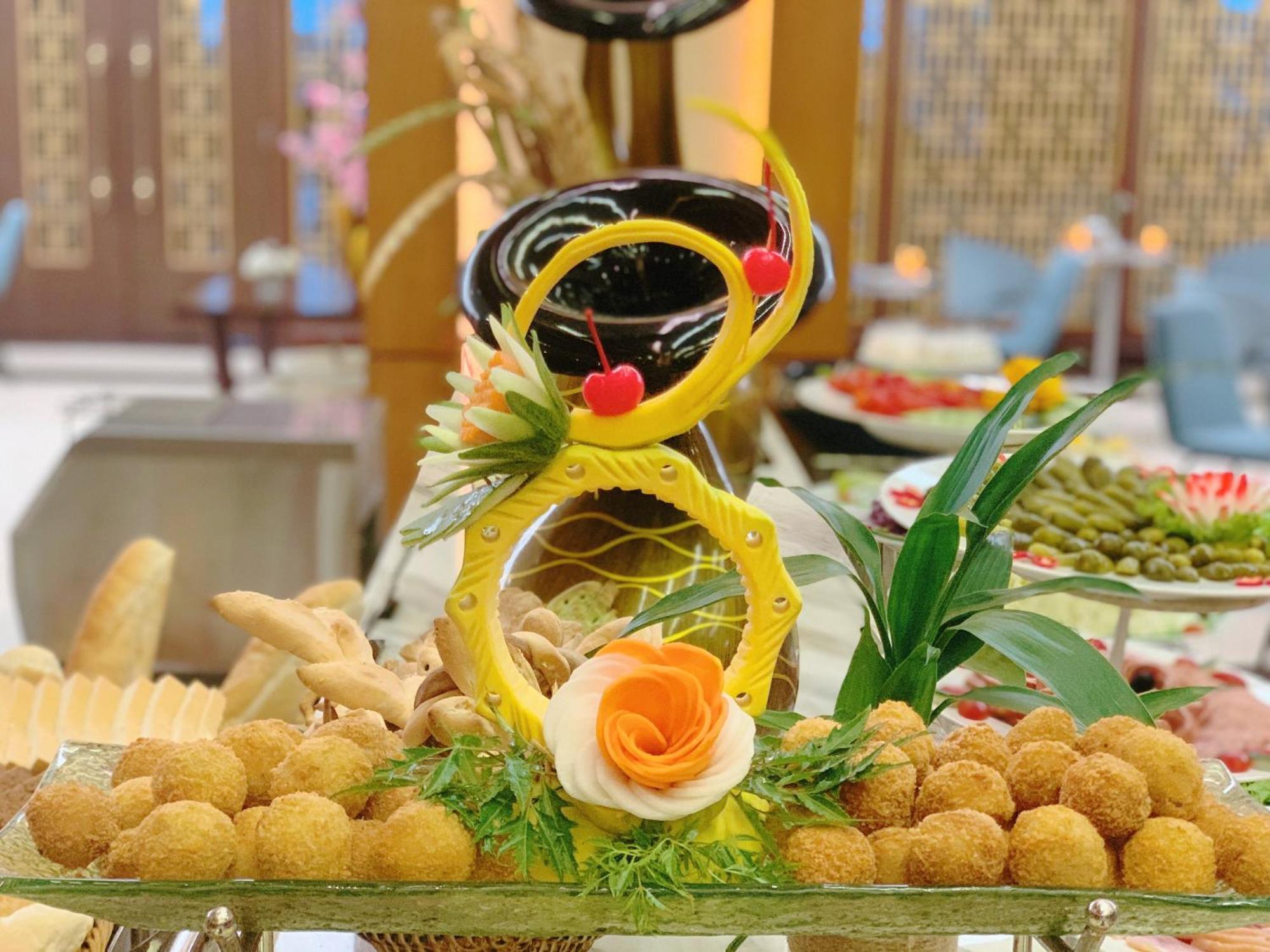 Muong Thanh Luxury Nhat Le Hotel Dong Hoi Exterior foto