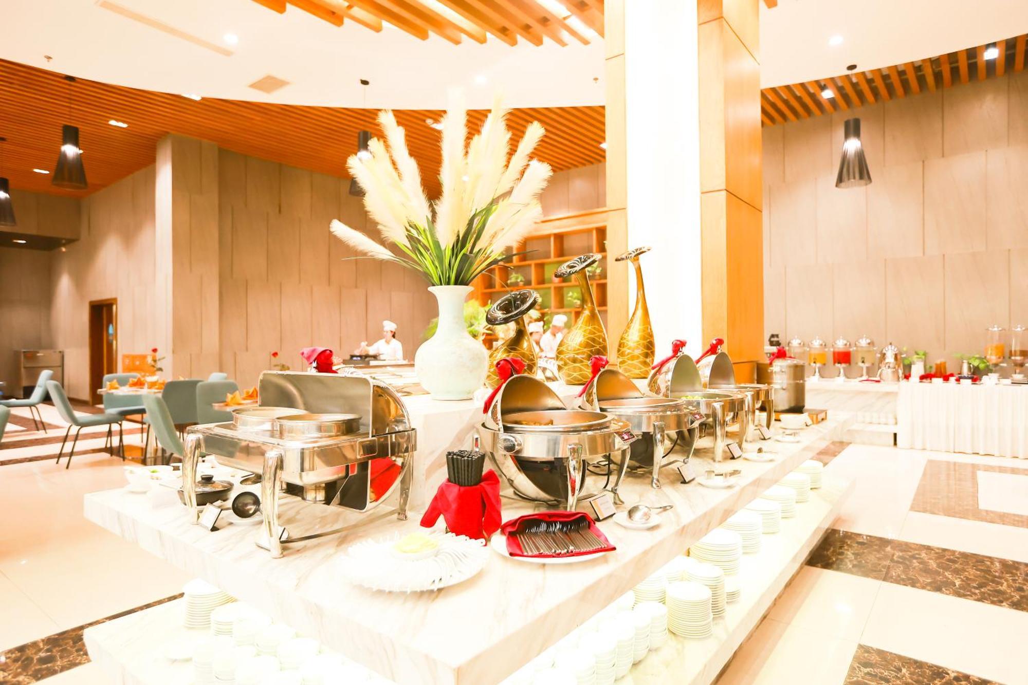 Muong Thanh Luxury Nhat Le Hotel Dong Hoi Exterior foto