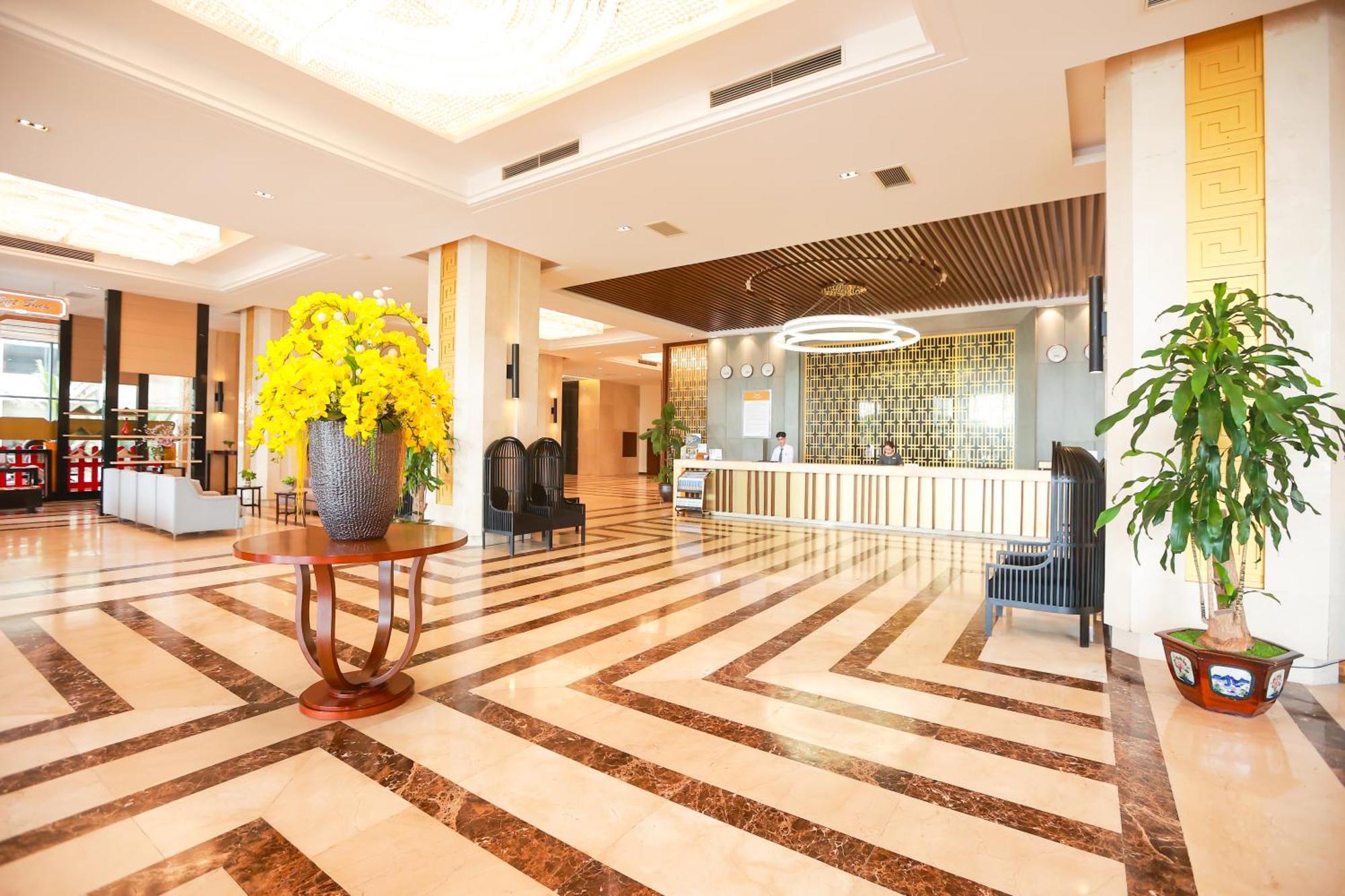 Muong Thanh Luxury Nhat Le Hotel Dong Hoi Exterior foto