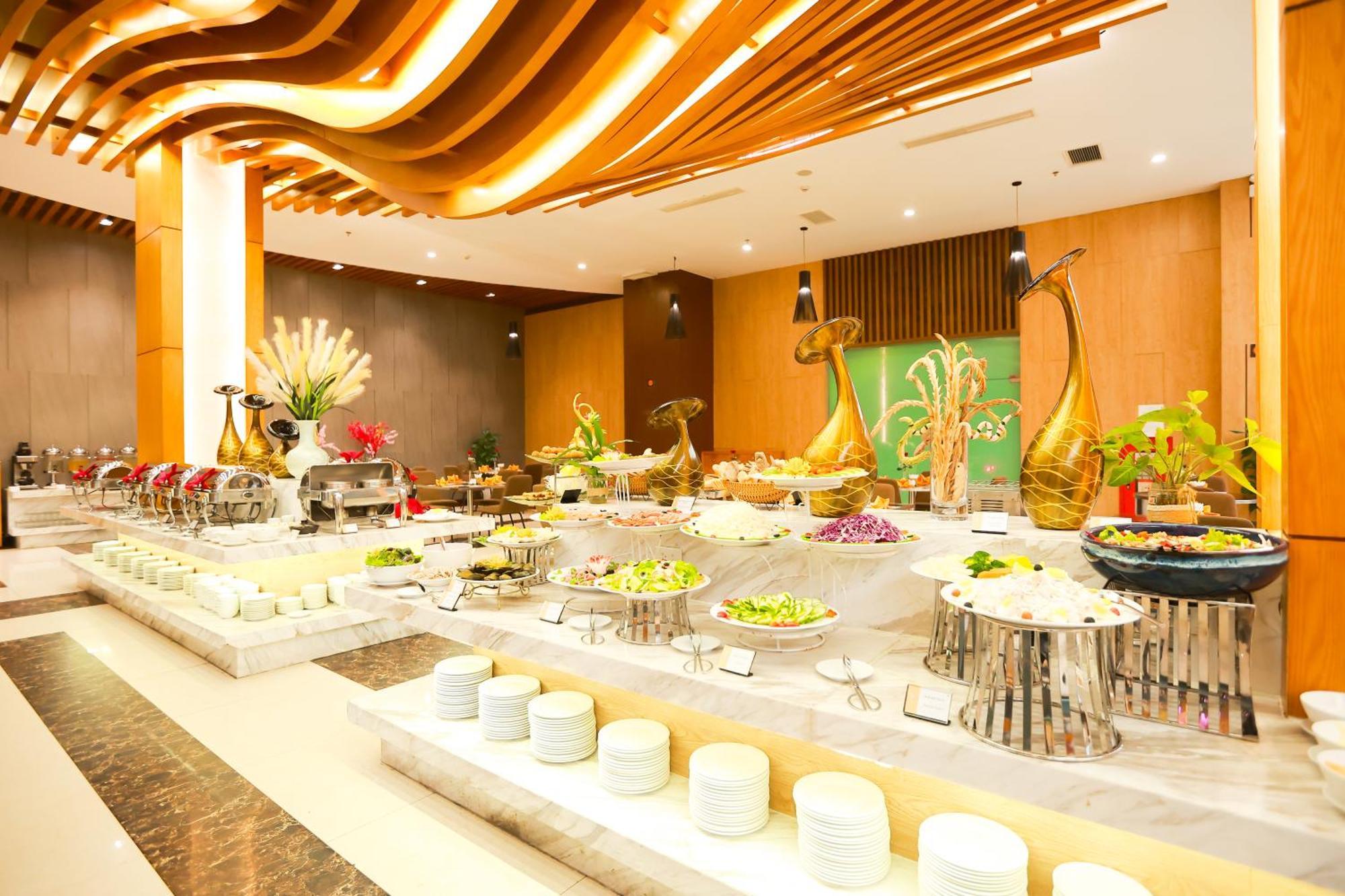 Muong Thanh Luxury Nhat Le Hotel Dong Hoi Exterior foto