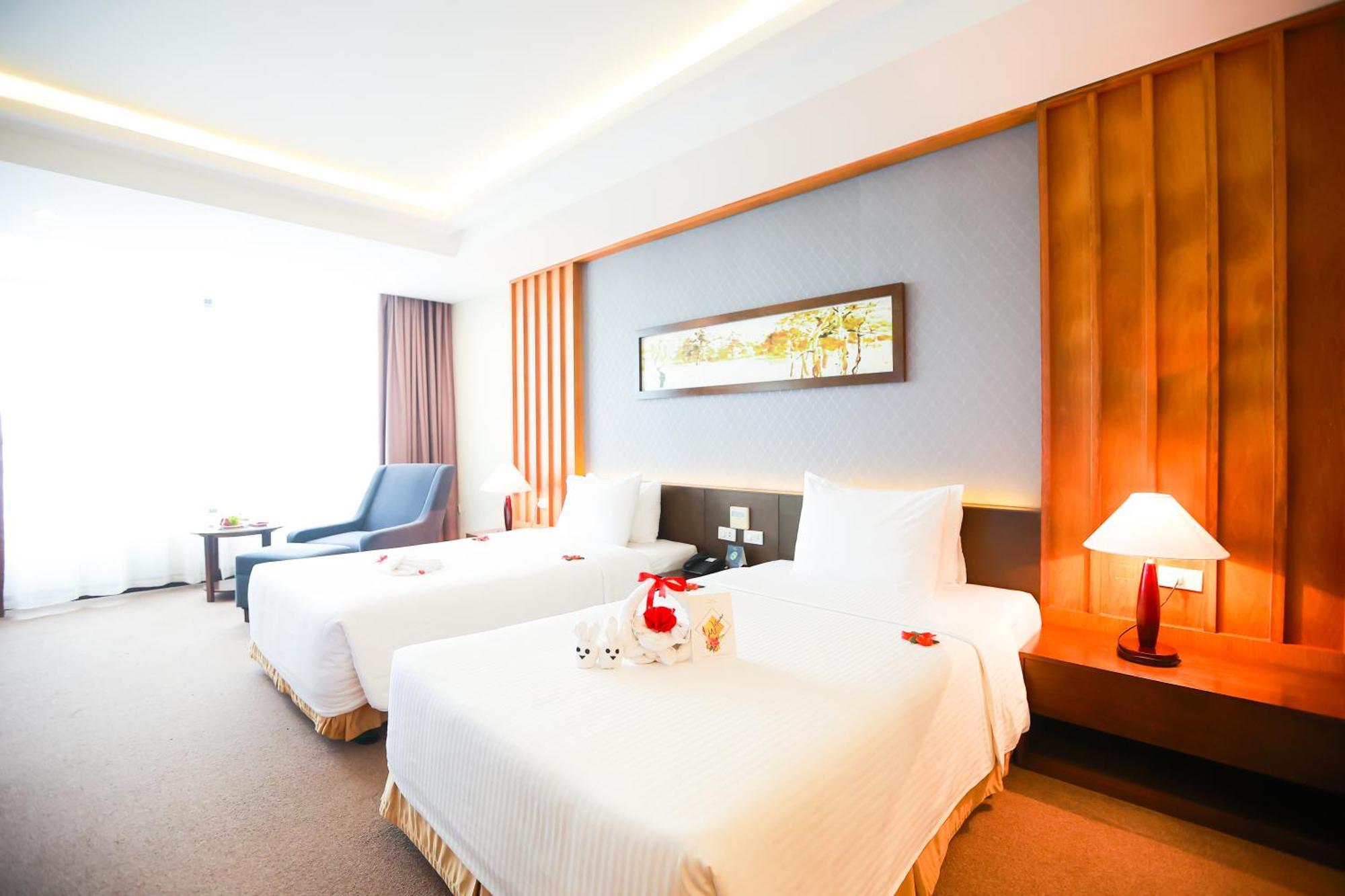 Muong Thanh Luxury Nhat Le Hotel Dong Hoi Exterior foto