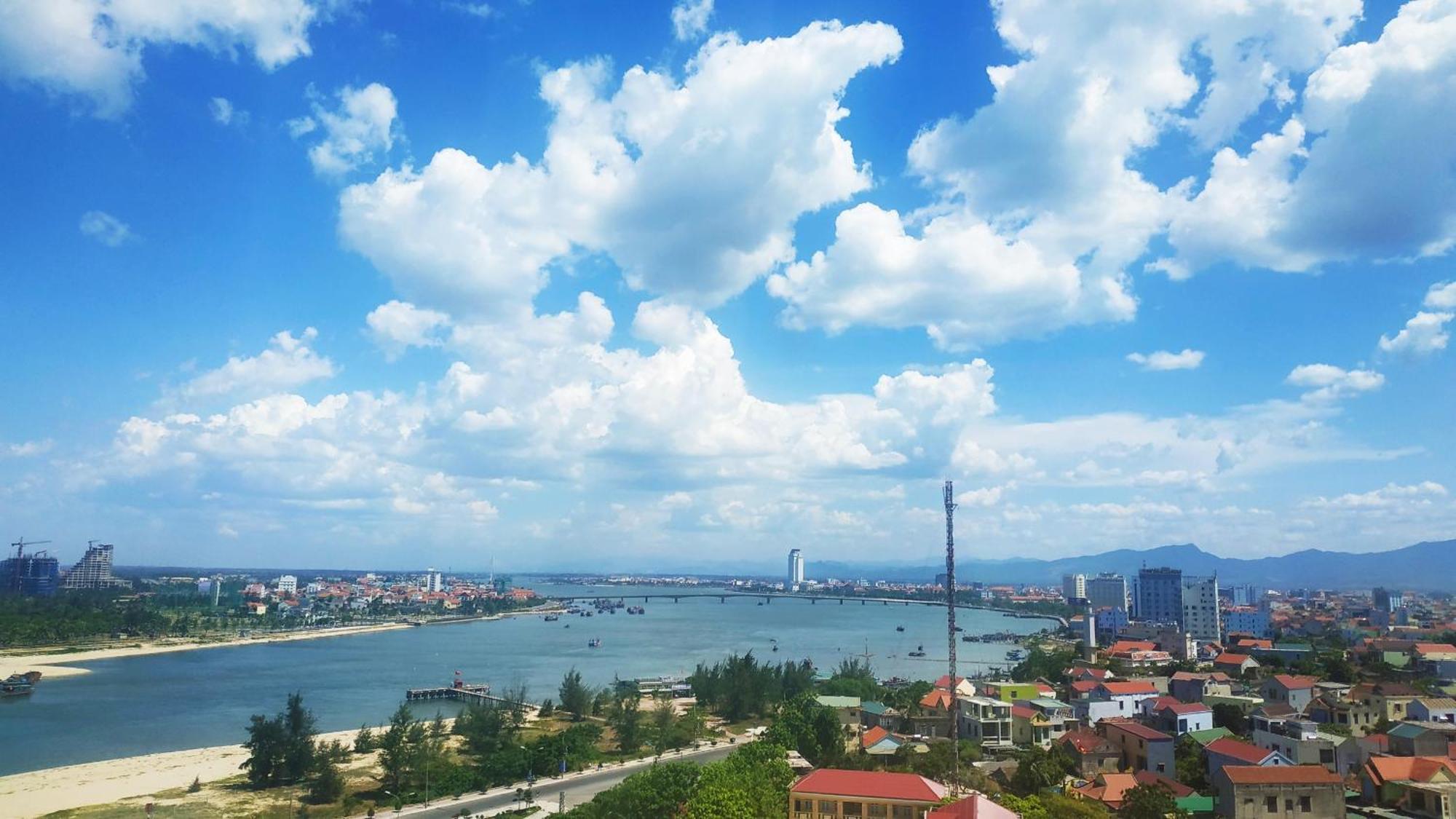 Muong Thanh Luxury Nhat Le Hotel Dong Hoi Exterior foto